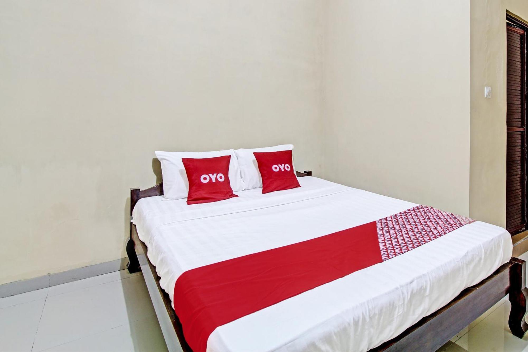 Oyo 91353 Hotel Surya Andesa Klaten エクステリア 写真