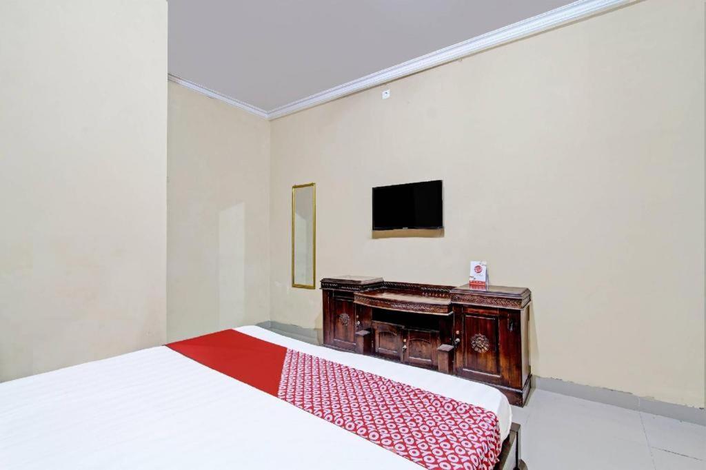 Oyo 91353 Hotel Surya Andesa Klaten エクステリア 写真