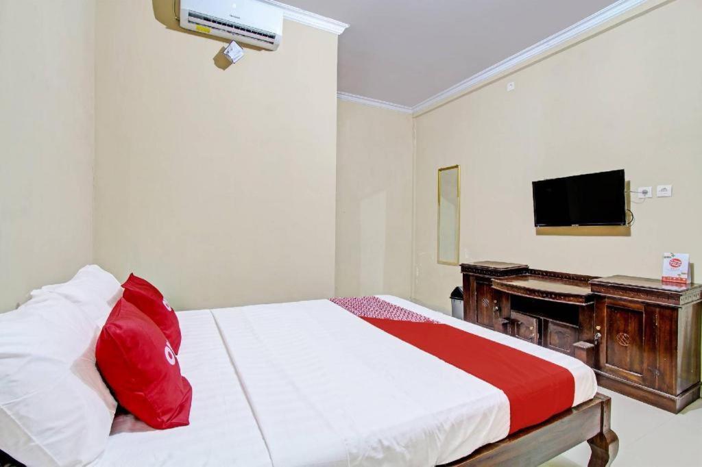 Oyo 91353 Hotel Surya Andesa Klaten エクステリア 写真