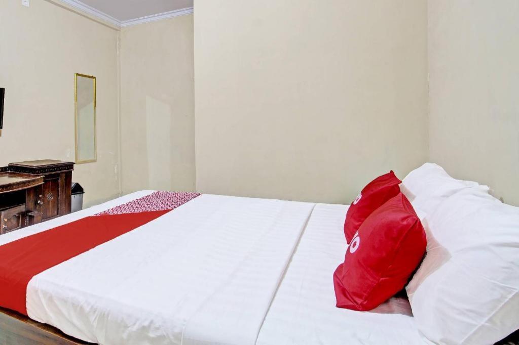 Oyo 91353 Hotel Surya Andesa Klaten エクステリア 写真