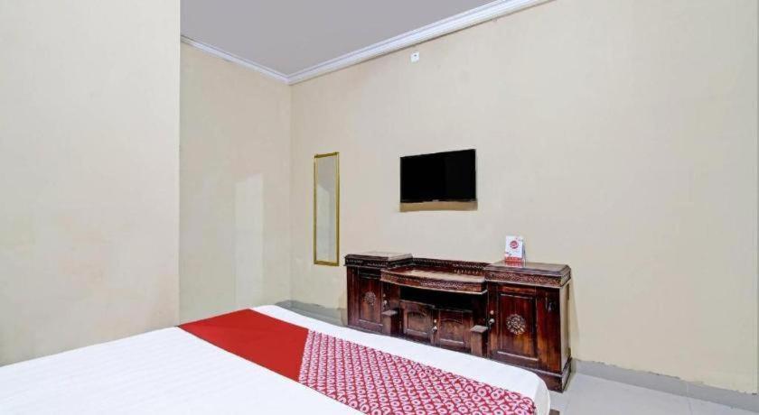 Oyo 91353 Hotel Surya Andesa Klaten エクステリア 写真