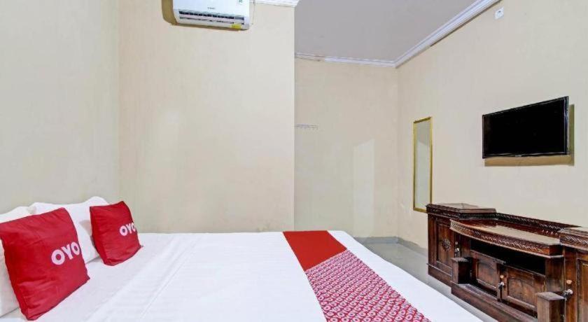 Oyo 91353 Hotel Surya Andesa Klaten エクステリア 写真