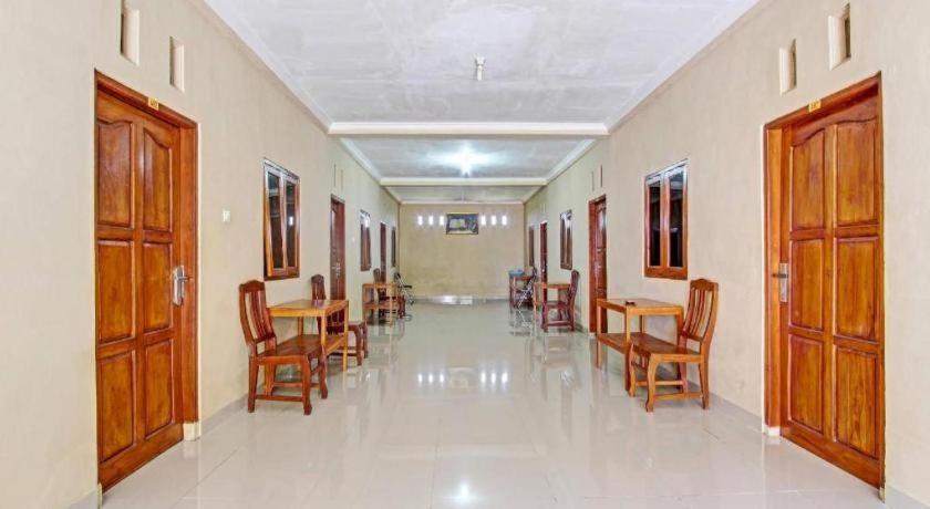 Oyo 91353 Hotel Surya Andesa Klaten エクステリア 写真